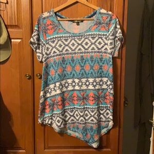 Patterned scoop neck tee